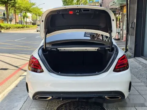 賓士 C-Class Sedan C300 AMG 照片 18