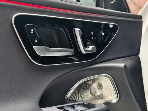 賓士 E-Class Sedan E300 運動版 照片 5