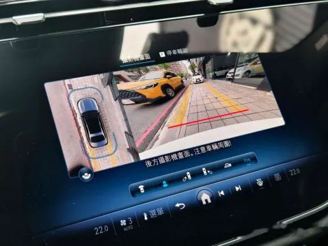 賓士 E-Class Sedan E300 運動版 照片 8