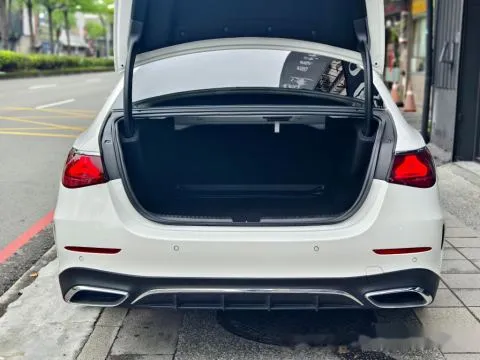 賓士 E-Class Sedan E300 運動版 照片 16