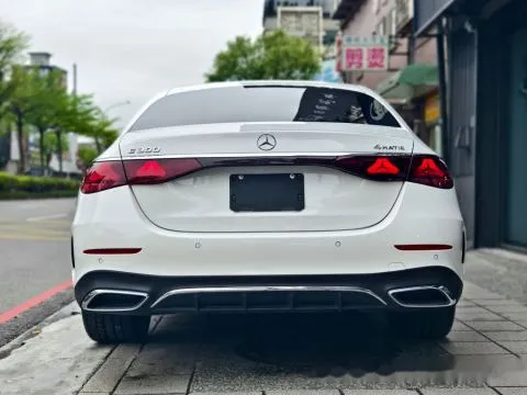 賓士 E-Class Sedan E300 運動版 照片 17