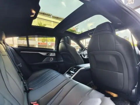 BMW 8-Series Gran Coupe M850i xDrive 照片 16