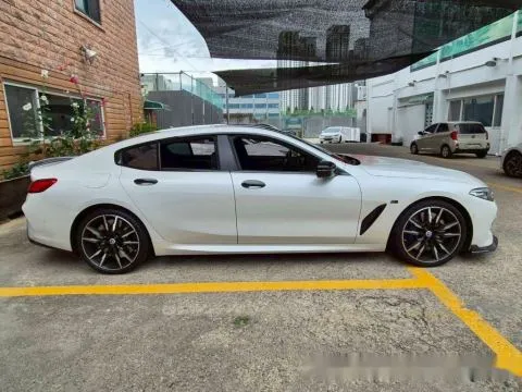 BMW 8-Series Gran Coupe M850i xDrive 照片 6