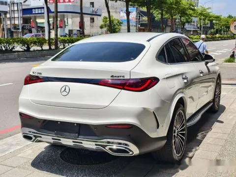 賓士 GLC Coupe 300 4Matic 照片 2