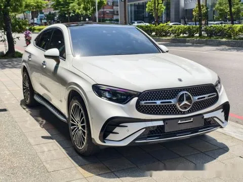 賓士 GLC Coupe 300 4Matic 照片 3