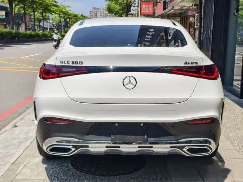 賓士 GLC Coupe 300 4Matic 照片 19