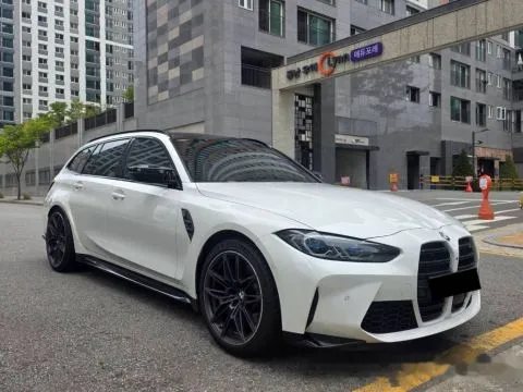 BMW M3 Touring Competition M xDrive 照片 4