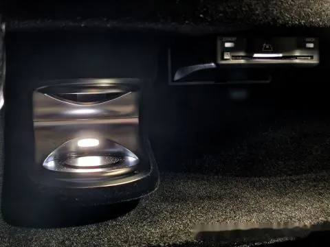 賓士 S-Class Sedan AMG S63 E performance 照片 12