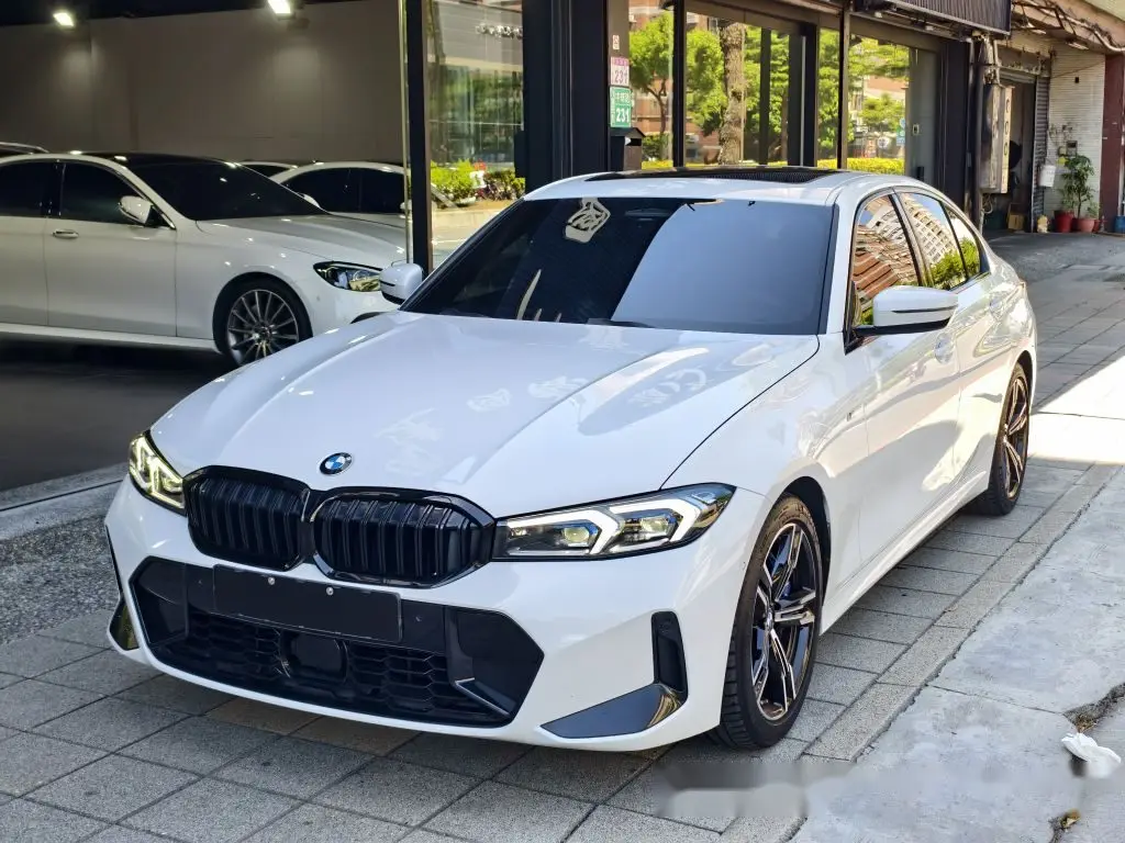 BMW 3-Series Sedan 320i M Sport 照片 1