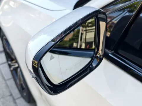 BMW 3-Series Sedan 320i M Sport 照片 5