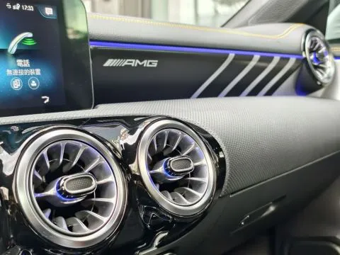賓士 CLA45S 4MATIC 照片 11
