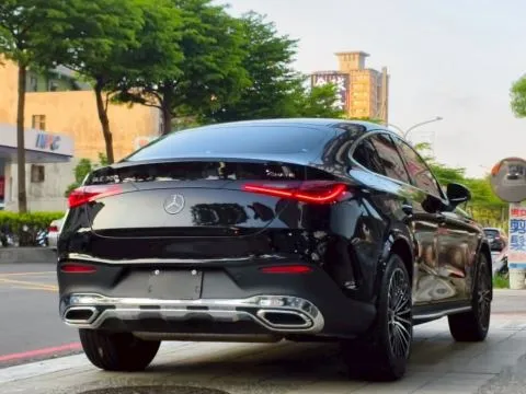 賓士 GLC Coupe 300 4Matic 照片 3