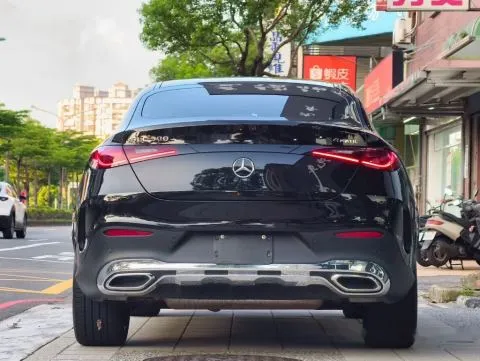 賓士 GLC Coupe 300 4Matic 照片 17