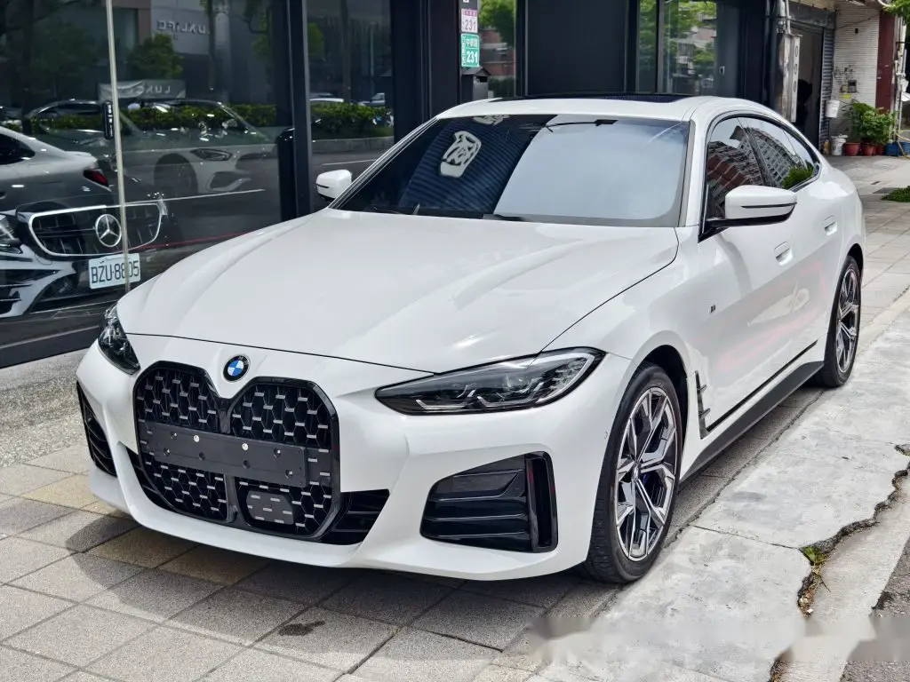 BMW 4-Series Gran Coupé 420i M Sport 照片 1