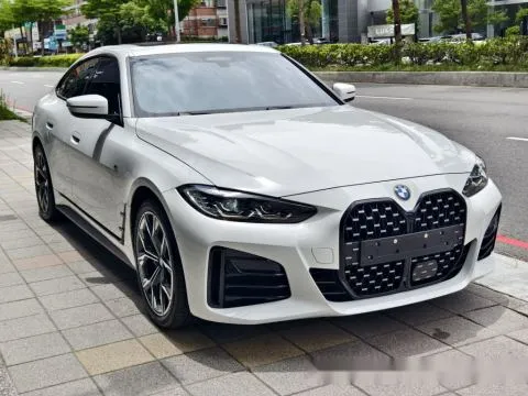 BMW 4-Series Gran Coupé 420i M Sport 照片 3