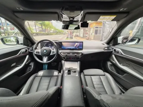 BMW 4-Series Gran Coupé 420i M Sport 照片 16