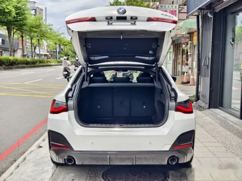 BMW 4-Series Gran Coupé 420i M Sport 照片 19