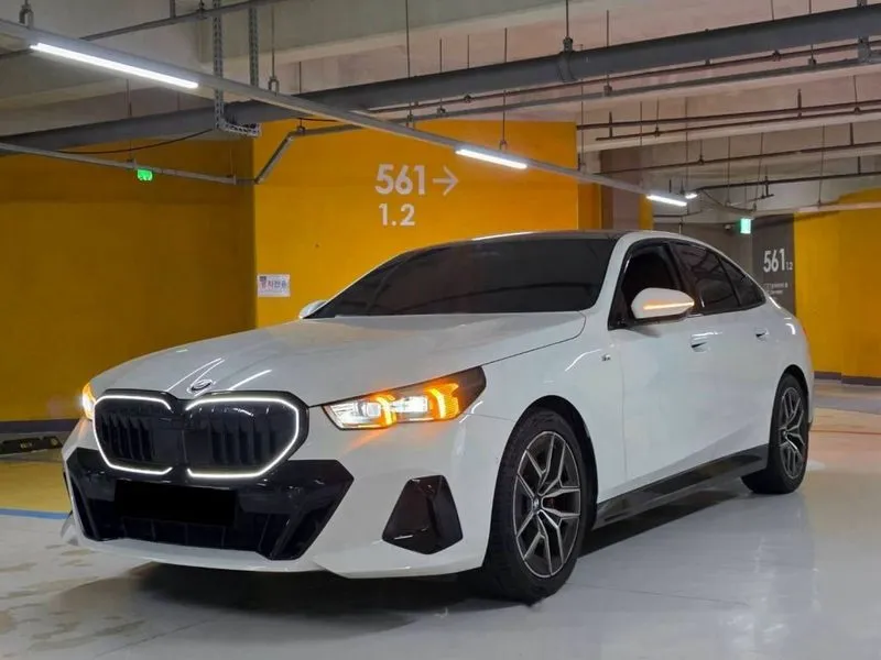 BMW 5-Series Sedan 520i M Sport