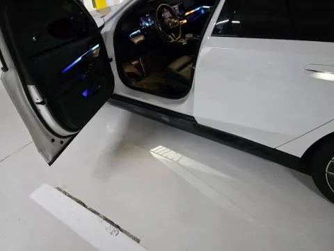 BMW 5-Series Sedan 520i M Sport 照片 9